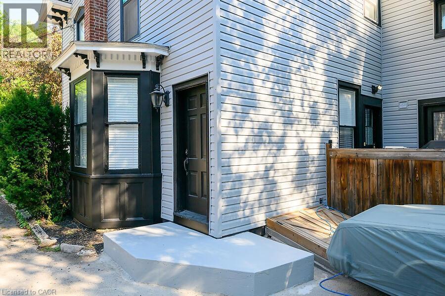 Photo 20 of 23 Mountain Street, Grimsby ON