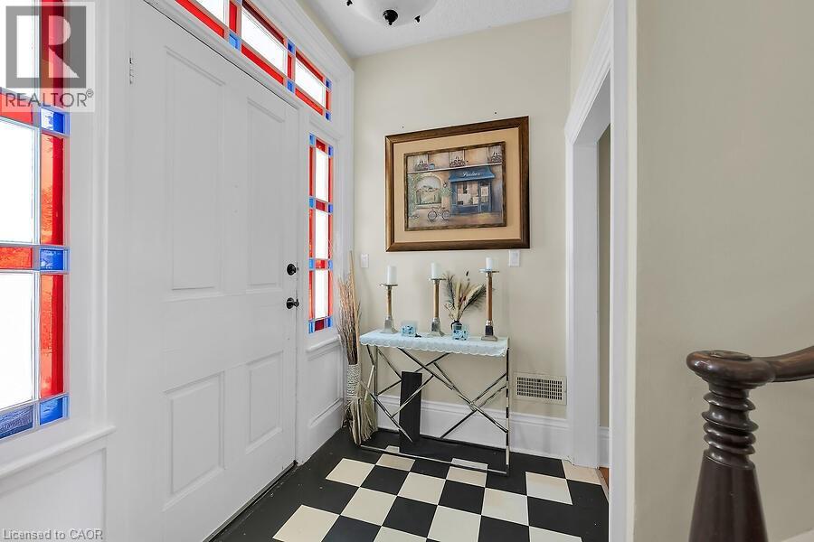Photo 1 of 23 Mountain Street, Grimsby ON