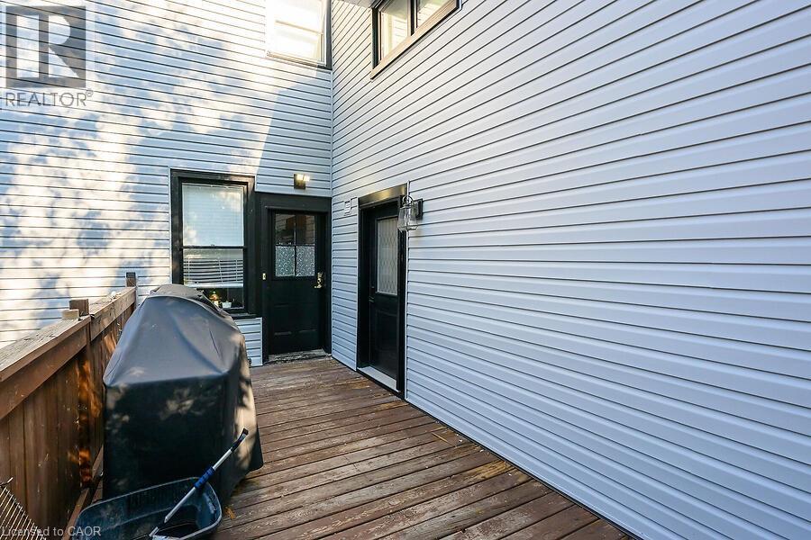 Photo 42 of 23 Mountain Street, Grimsby ON