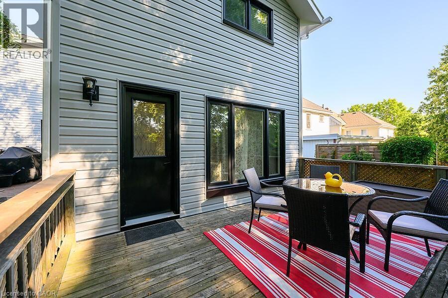 Photo 31 of 23 Mountain Street, Grimsby ON