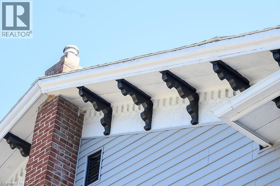 Photo 36 of 23 Mountain Street, Grimsby ON