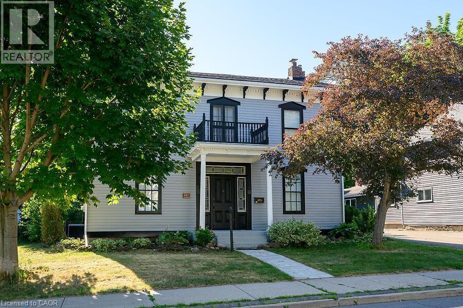 Photo 17 of 23 Mountain Street, Grimsby ON