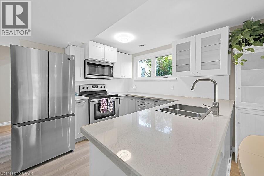 Photo 26 of 23 Mountain Street, Grimsby ON