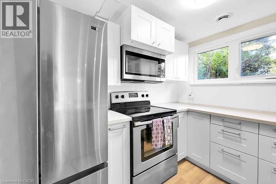 Photo 9 of 23 Mountain Street, Grimsby ON