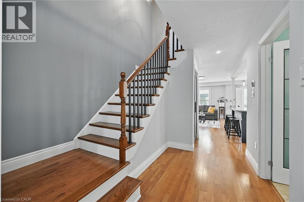 Photo 23 of 62 Valridge Drive, Ancaster ON