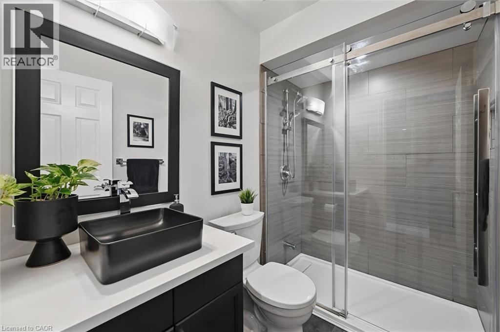 Photo 31 of 62 Valridge Drive, Ancaster ON
