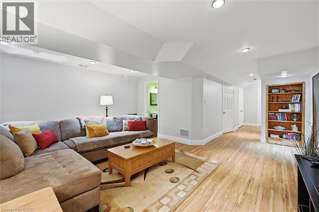 Photo 34 of 62 Valridge Drive, Ancaster ON