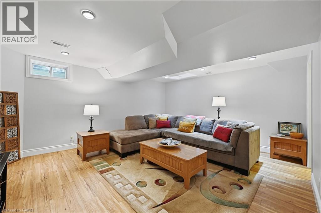 Photo 33 of 62 Valridge Drive, Ancaster ON
