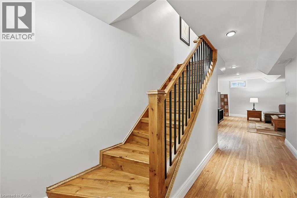 Photo 32 of 62 Valridge Drive, Ancaster ON