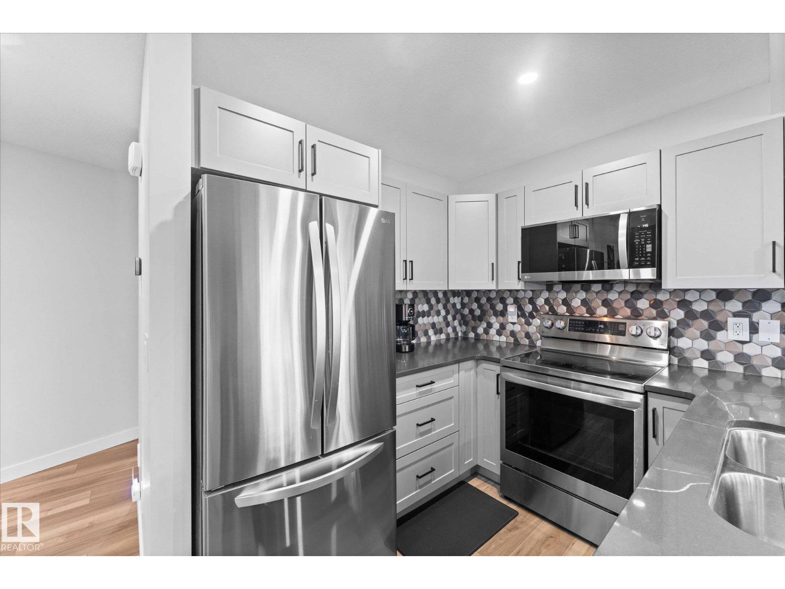 Photo 7 of 87 15 Woodsmere Cl, Fort Saskatchewan AB