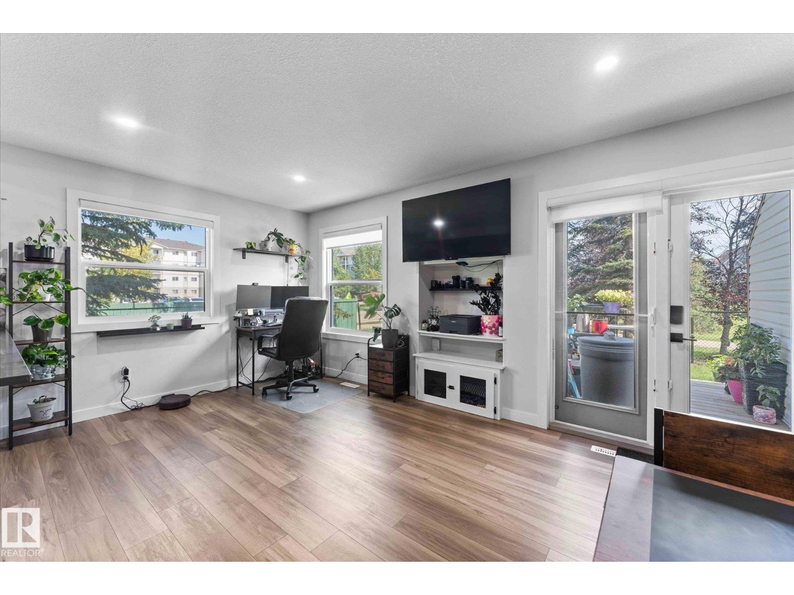 Photo 9 of 87 15 Woodsmere Cl, Fort Saskatchewan AB