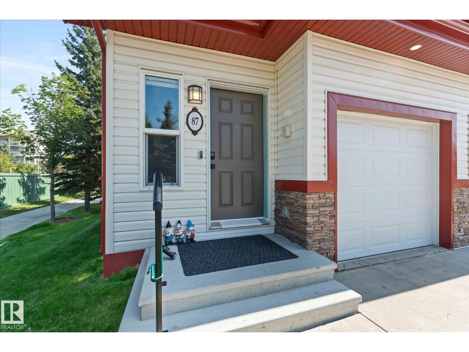 Photo 2 of 87 15 Woodsmere Cl, Fort Saskatchewan AB