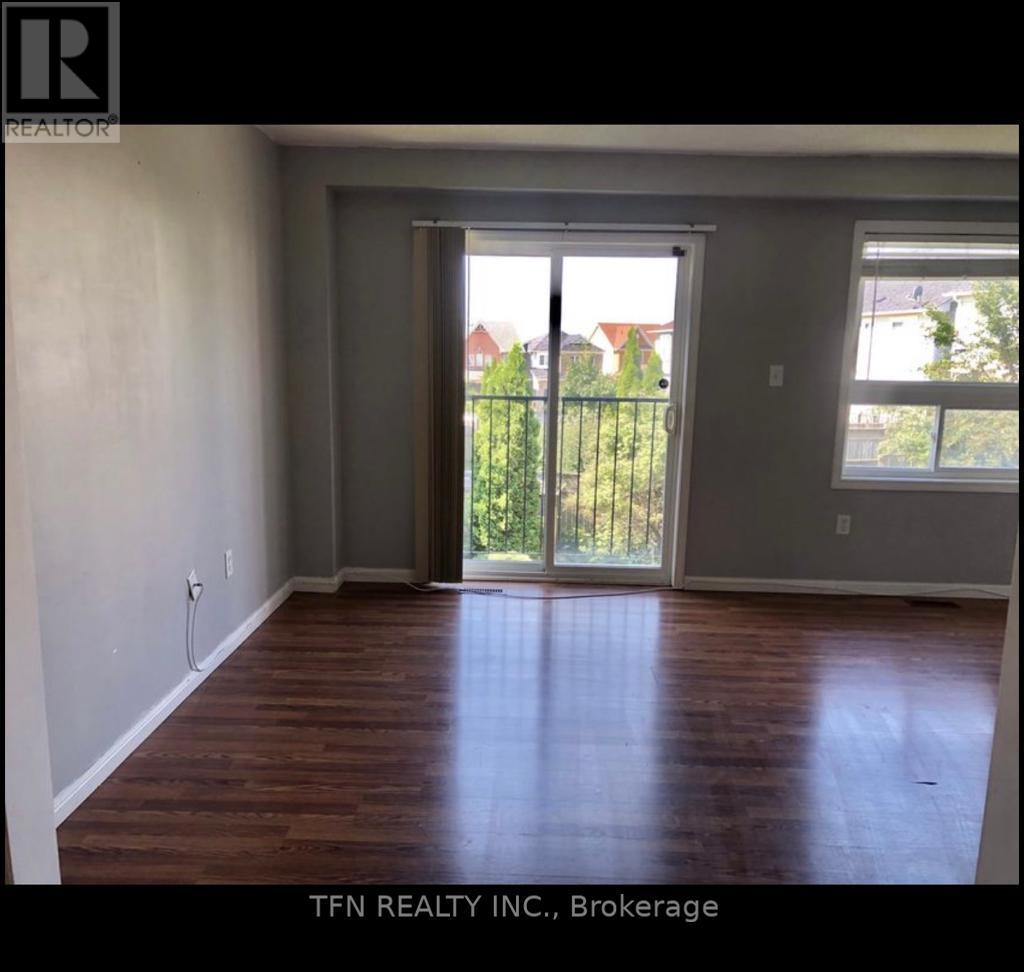 Photo 8 of 50 Kirkland Place, Whitby ON