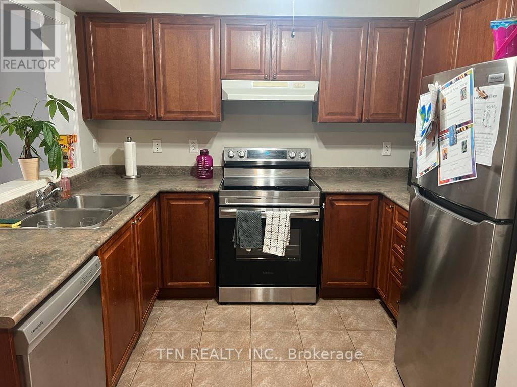 Photo 9 of 50 Kirkland Place, Whitby ON