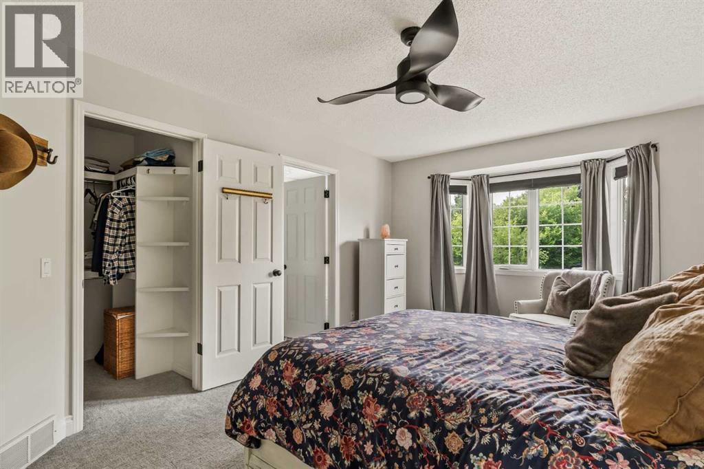 Single Family House for Sale in  Mountain Park Circle SE McKenzie Lake Calgary 
