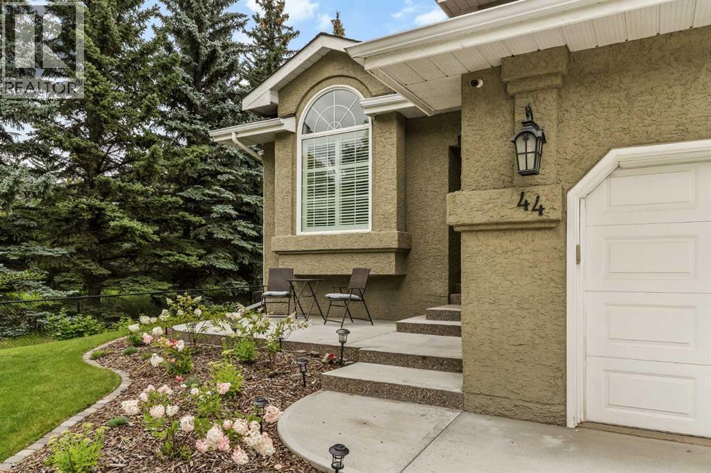 Single Family House for Sale in  Mountain Park Circle SE McKenzie Lake Calgary 