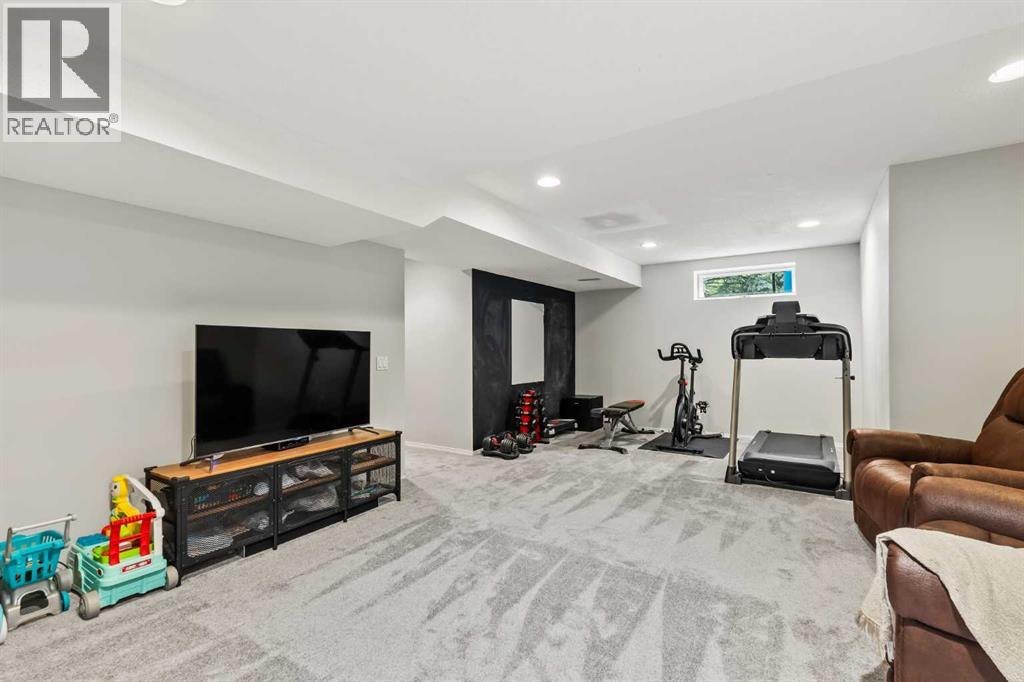 44 Mountain Park Circle SE, Calgary, Alberta