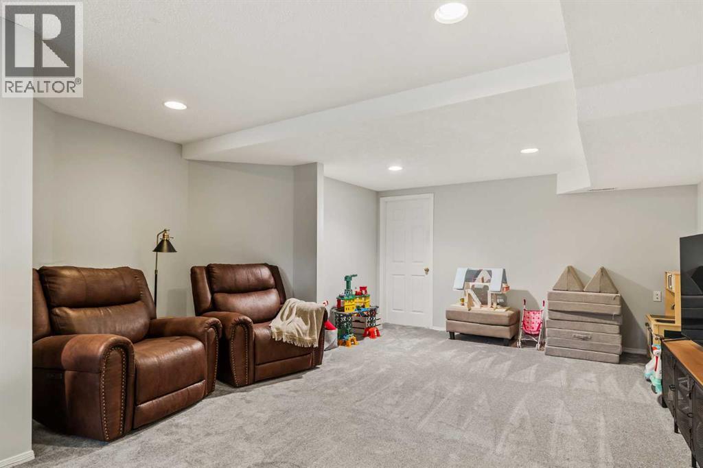 Single Family House for Sale in  Mountain Park Circle SE McKenzie Lake Calgary 