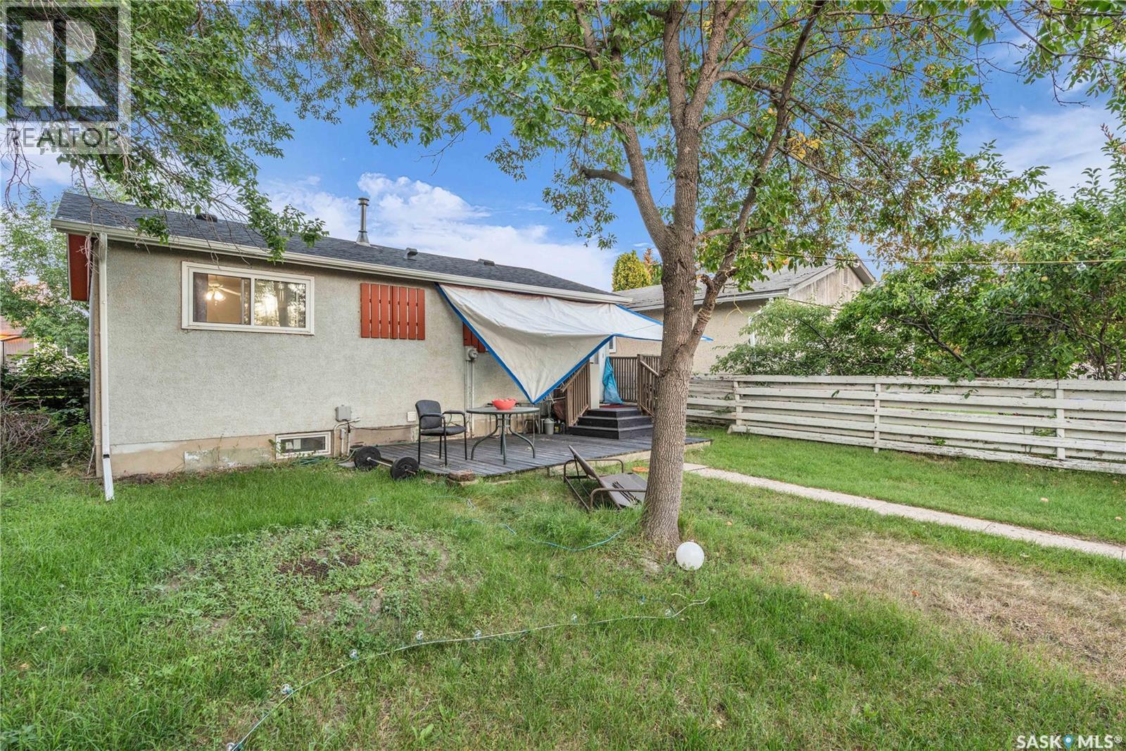 Photo 3 of 869 Macklem Drive, Saskatoon SK