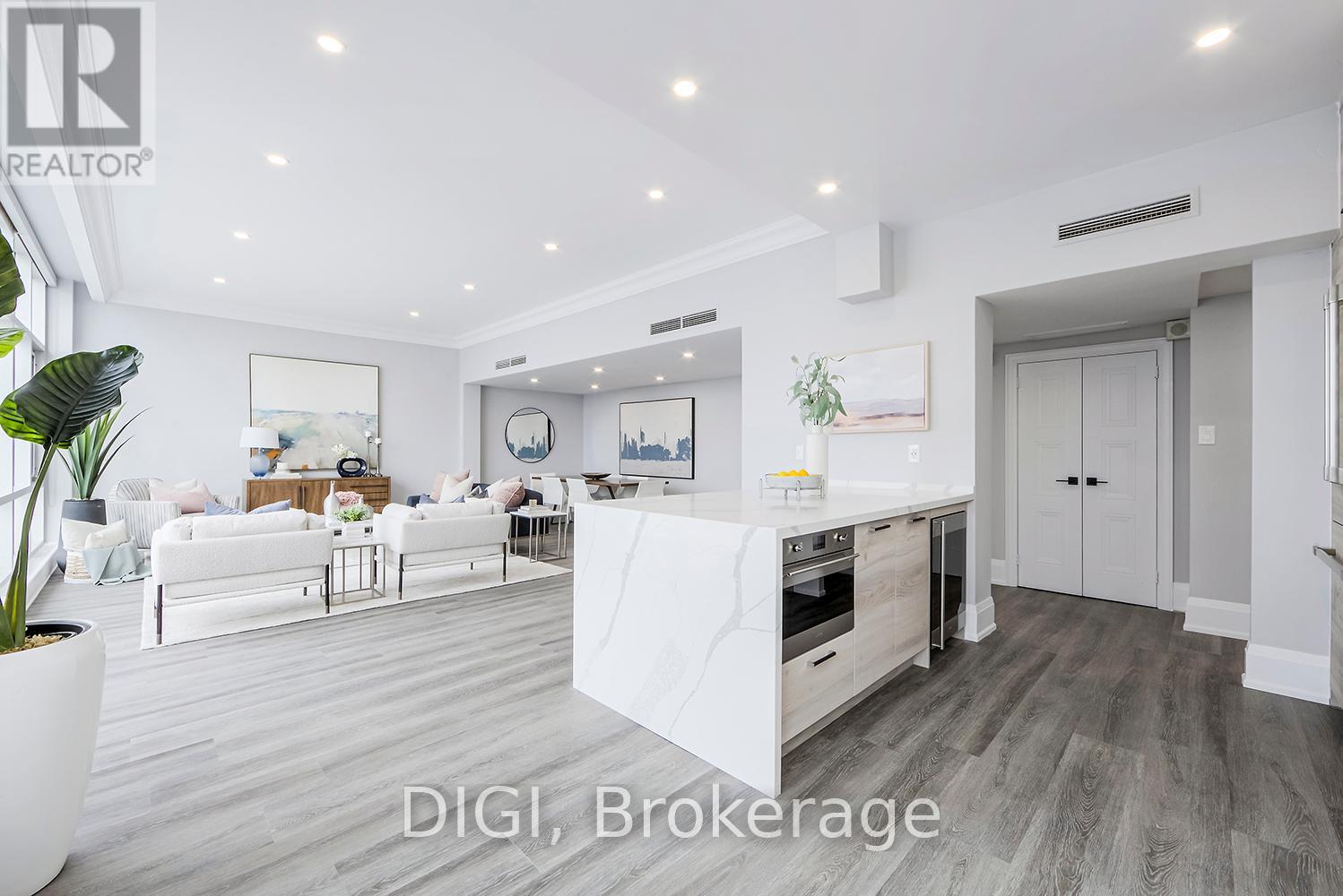 Photo 8 of Ph 24 400 Walmer Road, Toronto ON