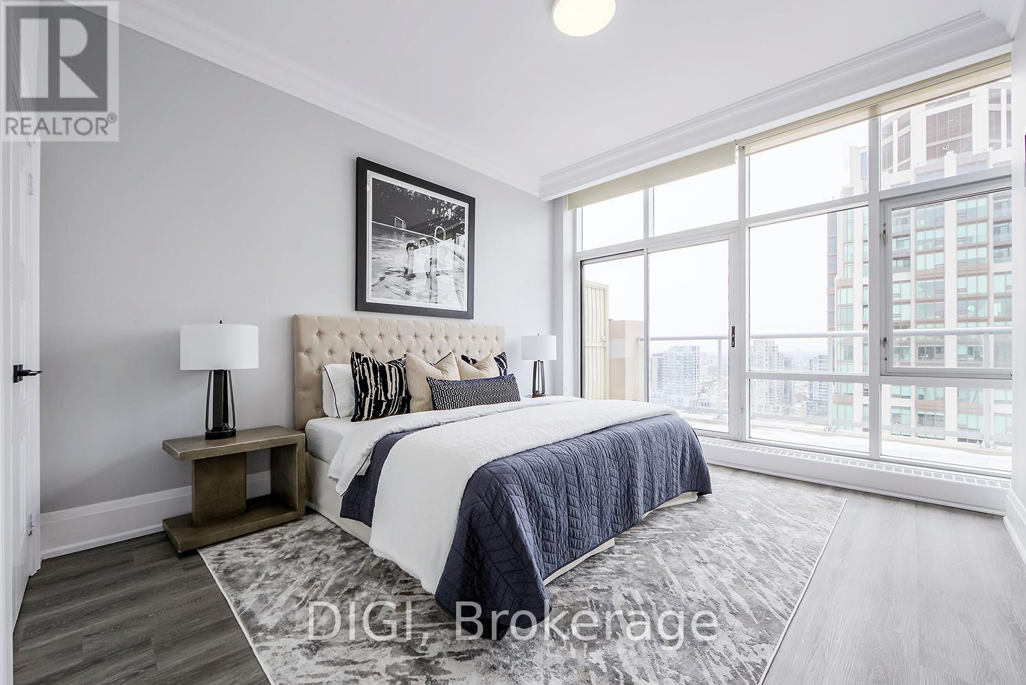 Photo 18 of Ph 24 400 Walmer Road, Toronto ON