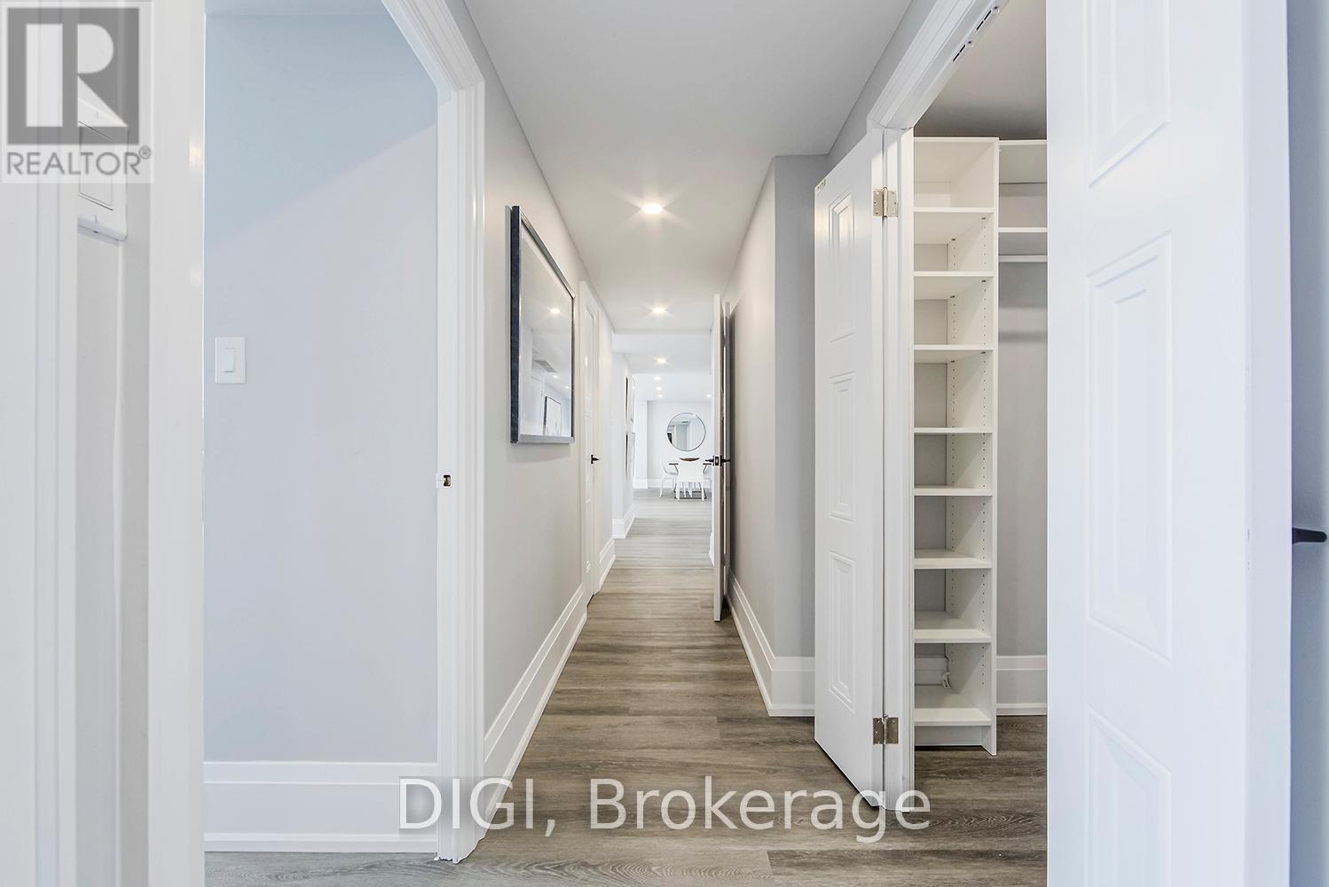 Photo 25 of Ph 24 400 Walmer Road, Toronto ON