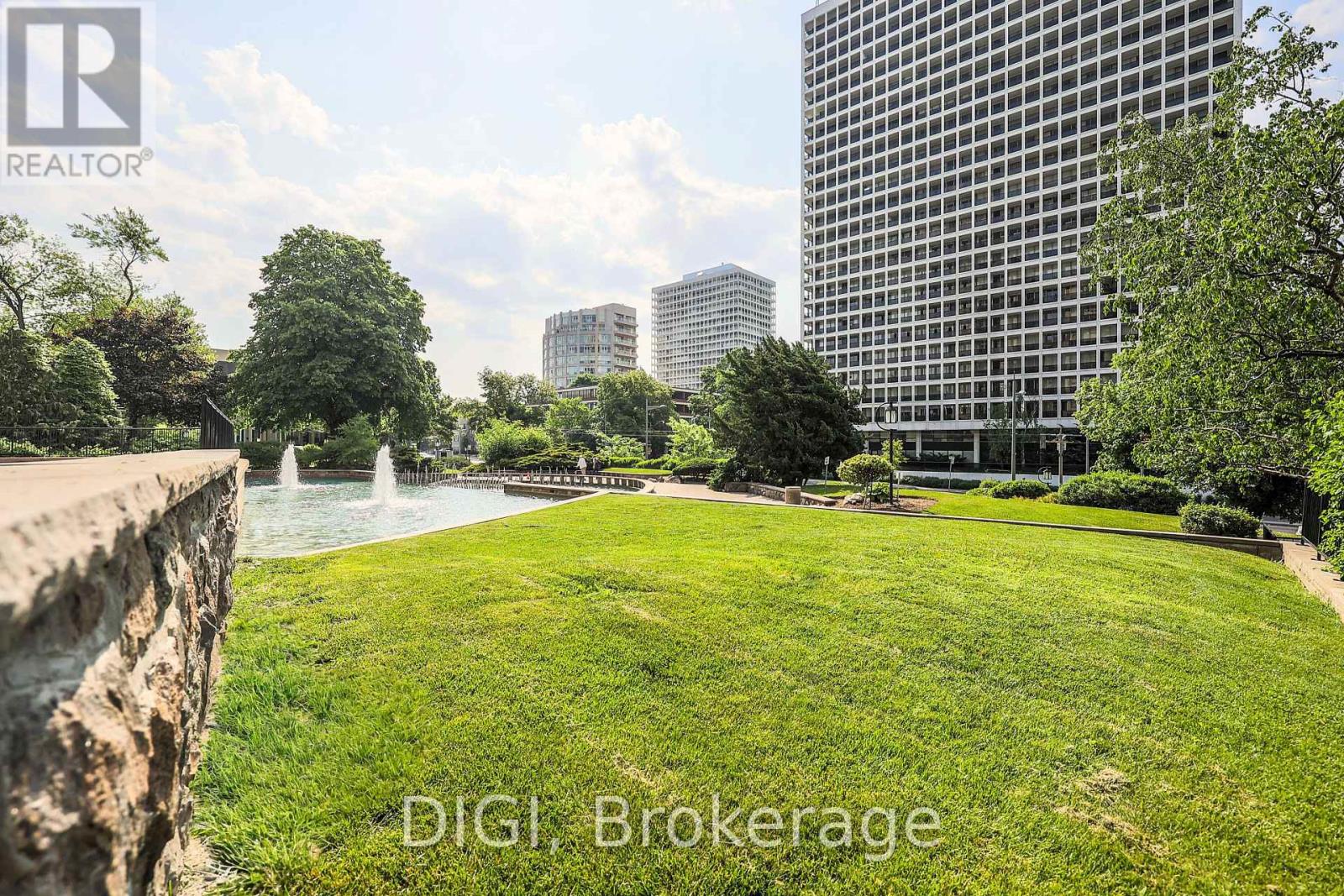 Photo 35 of Ph 24 400 Walmer Road, Toronto ON