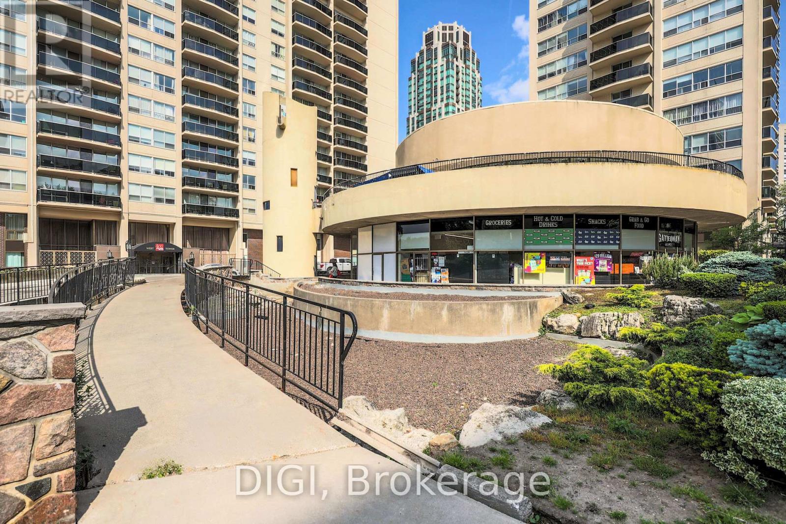 Photo 29 of Ph 24 400 Walmer Road, Toronto ON