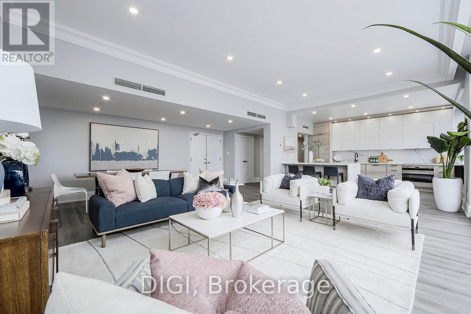 Photo 11 of Ph 24 400 Walmer Road, Toronto ON