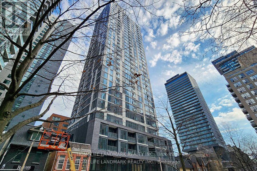 Photo 4 of 1604 65 Mutual Street, Toronto ON