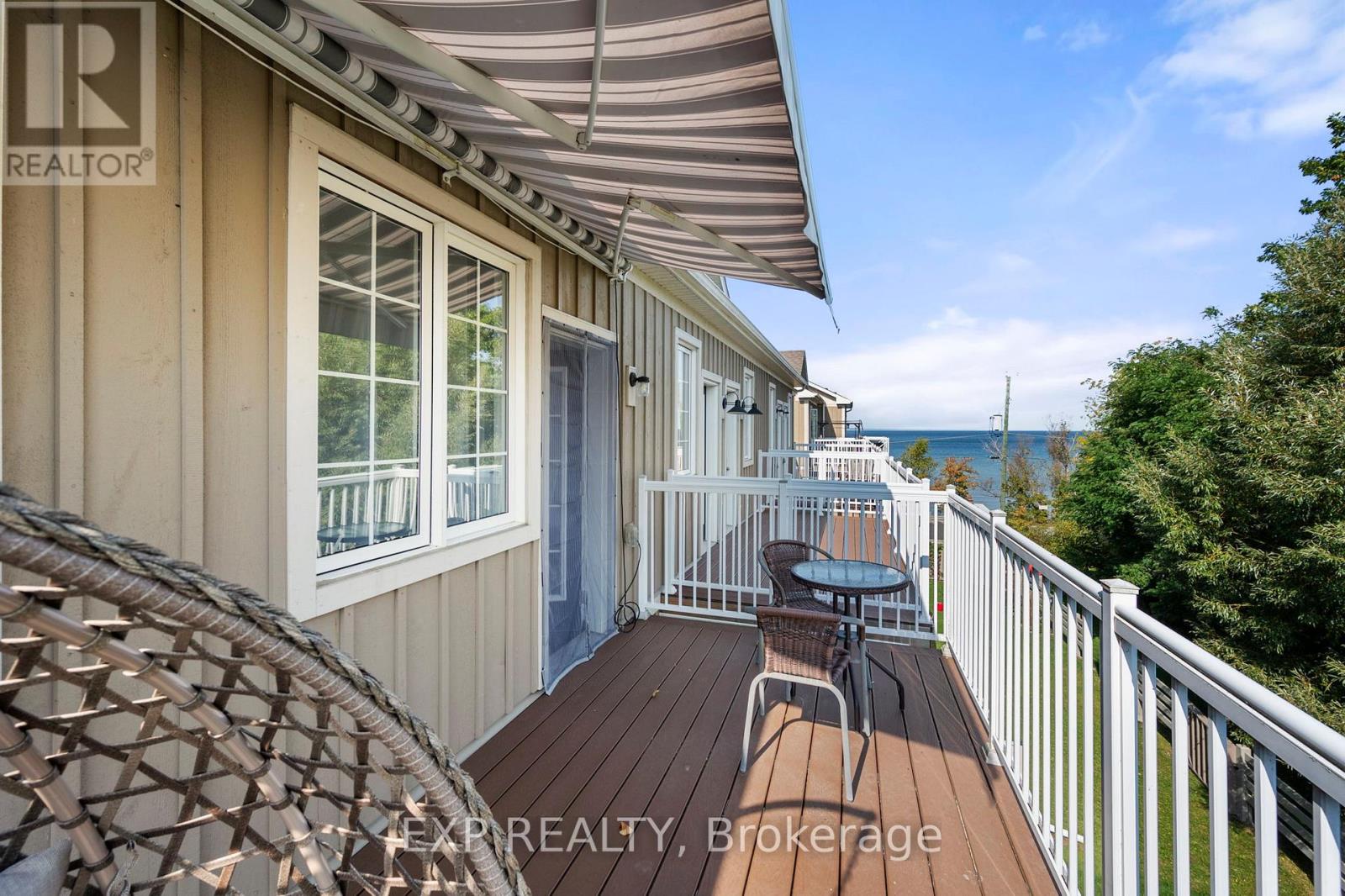 Photo 5 of 57 Courting House Place, Georgina ON