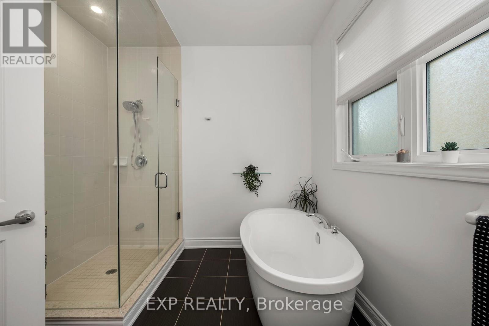Photo 7 of 57 Courting House Place, Georgina ON