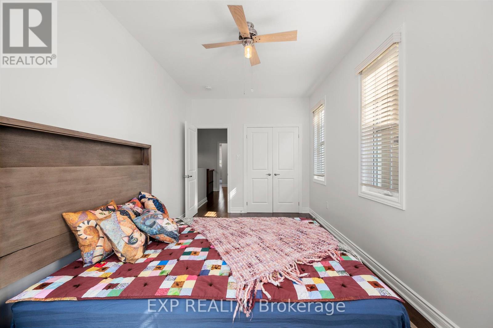 Photo 24 of 57 Courting House Place, Georgina ON