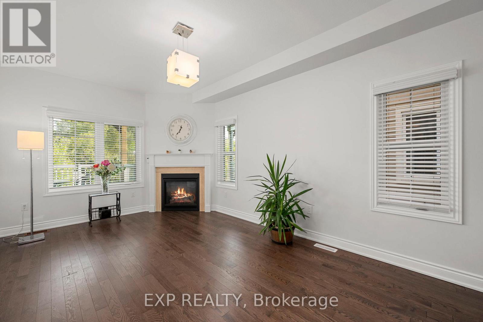 Photo 1 of 57 Courting House Place, Georgina ON