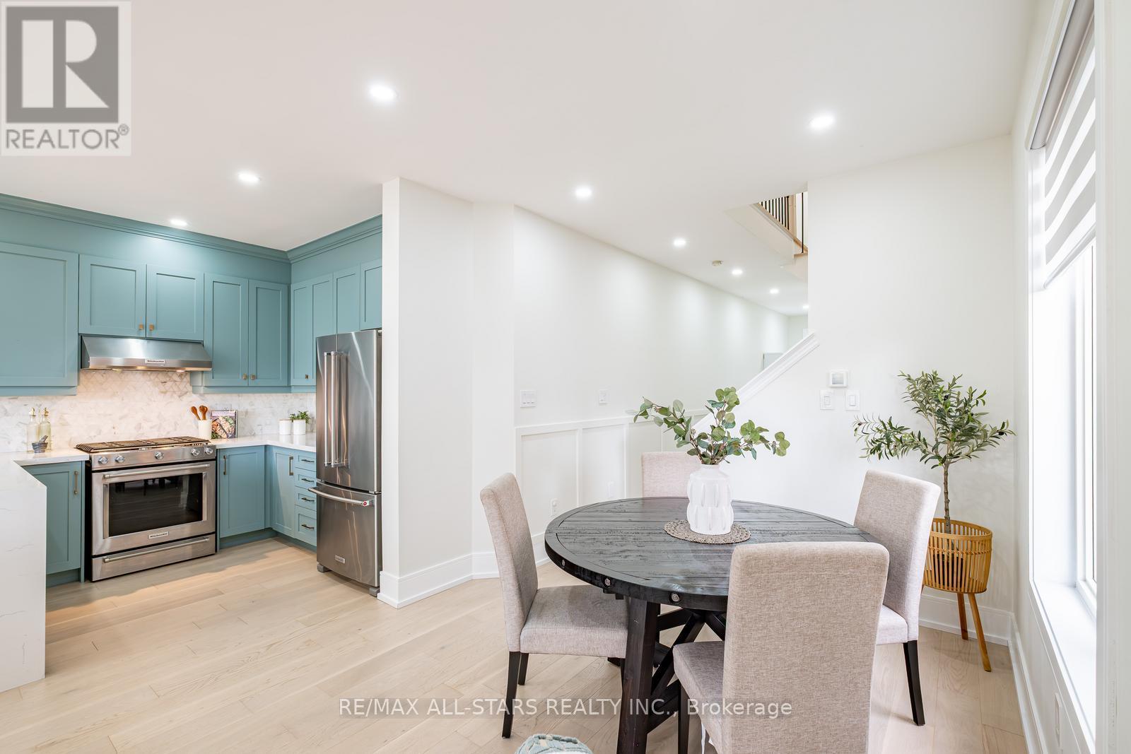 Photo 11 of 166 James Ratcliff Avenue, Whitchurchstouffville ON