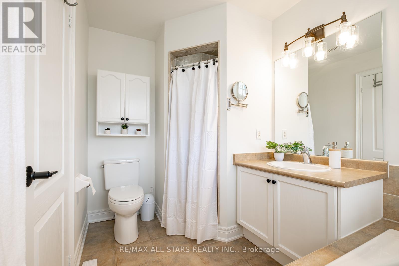 Photo 25 of 166 James Ratcliff Avenue, Whitchurchstouffville ON