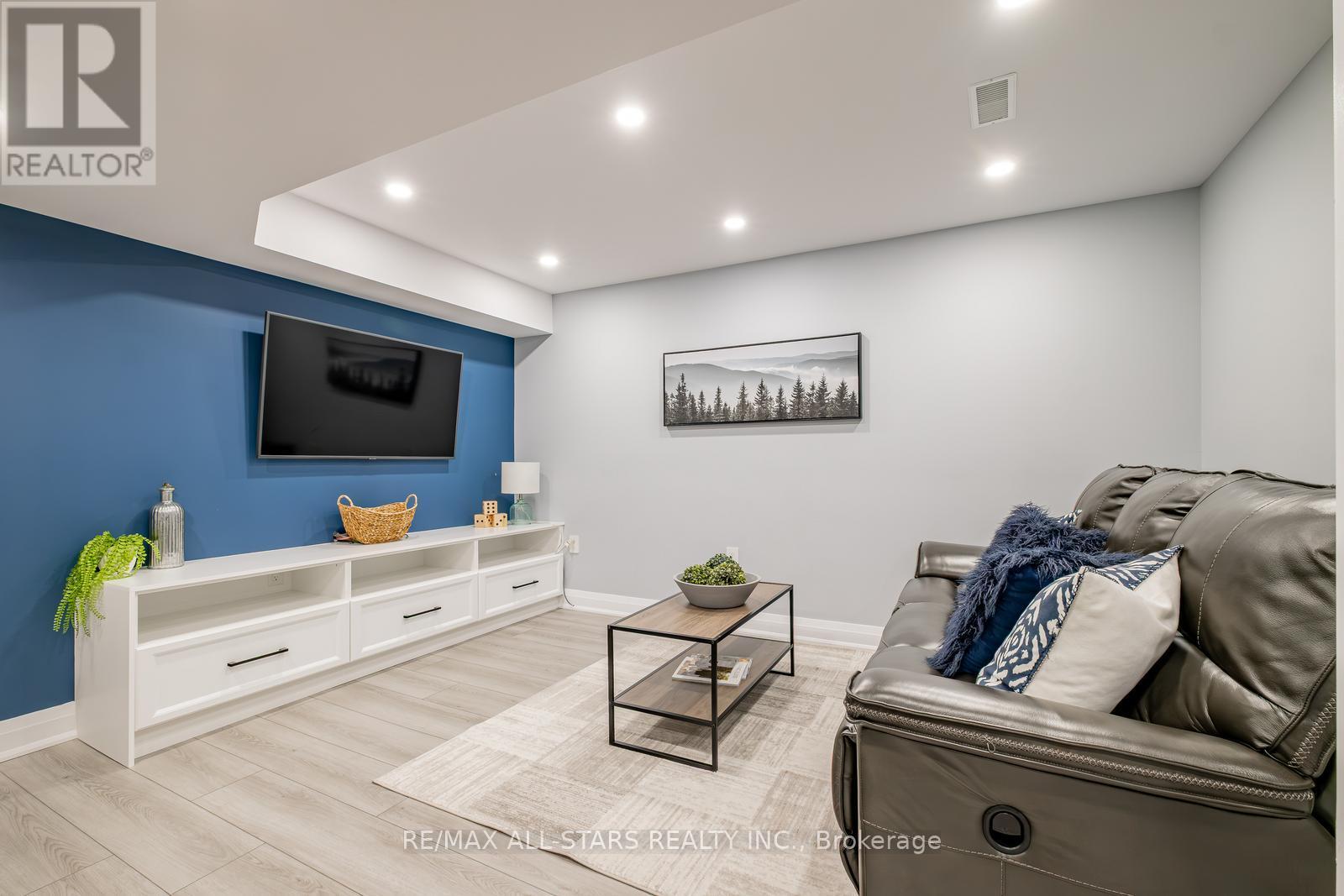 Photo 37 of 166 James Ratcliff Avenue, Whitchurchstouffville ON