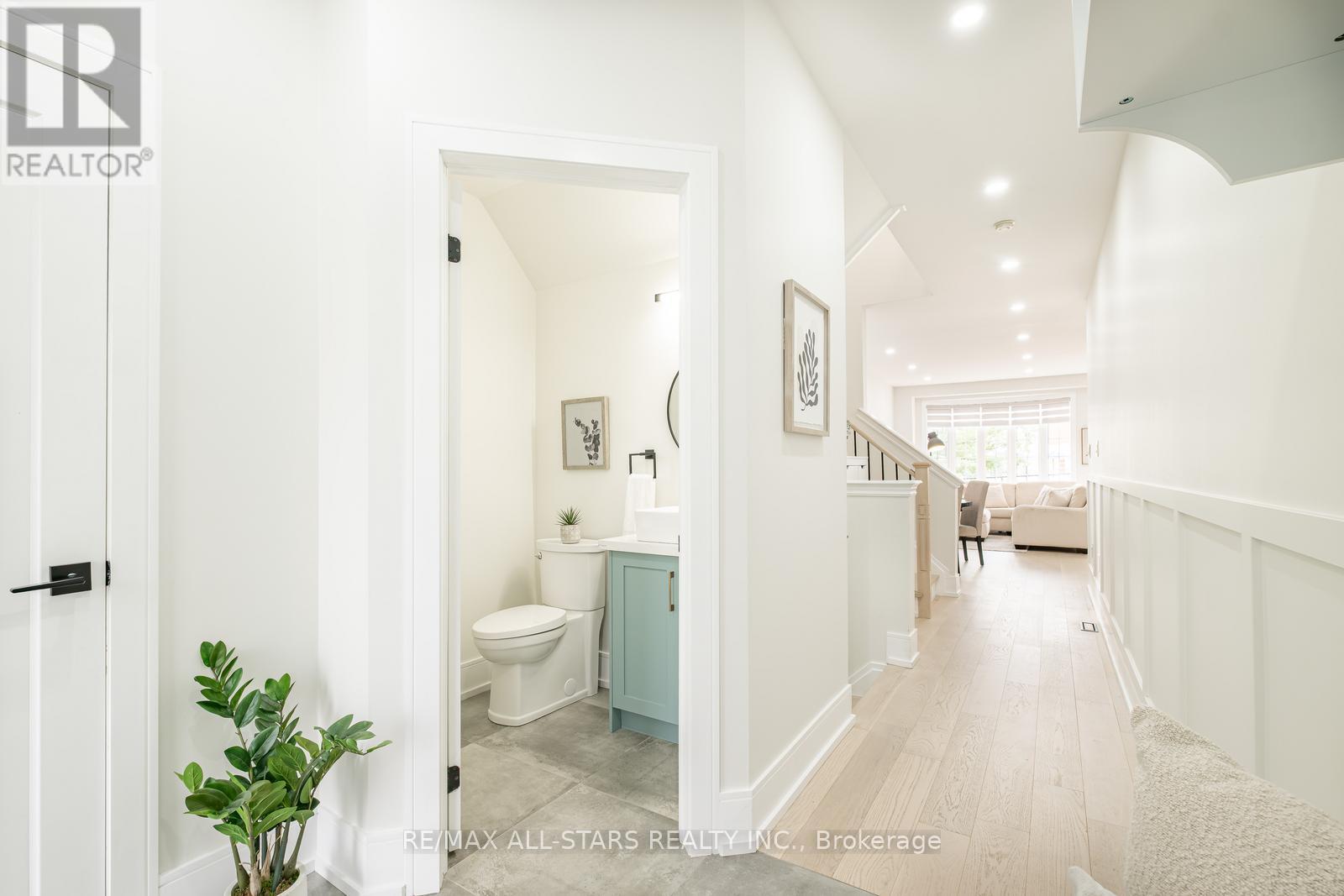 Photo 6 of 166 James Ratcliff Avenue, Whitchurchstouffville ON