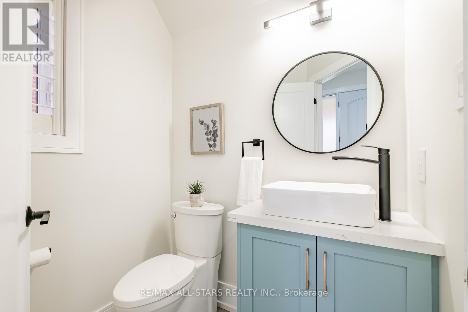 Photo 7 of 166 James Ratcliff Avenue, Whitchurchstouffville ON