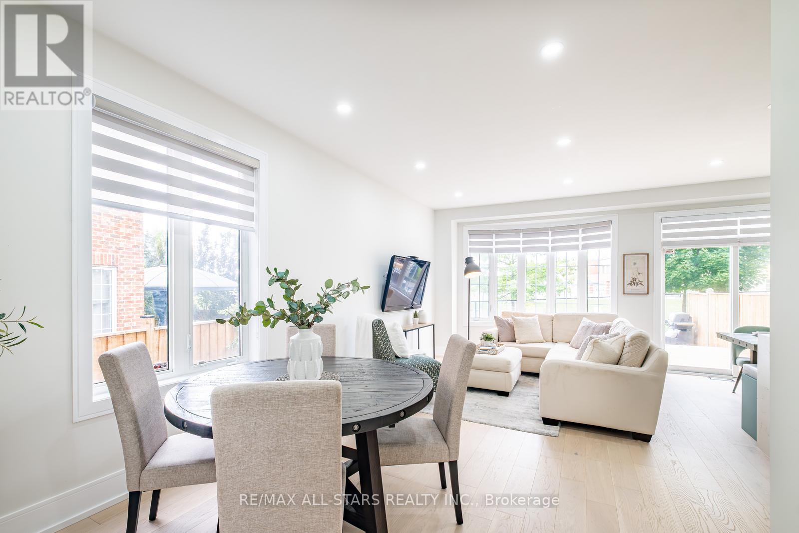 Photo 9 of 166 James Ratcliff Avenue, Whitchurchstouffville ON