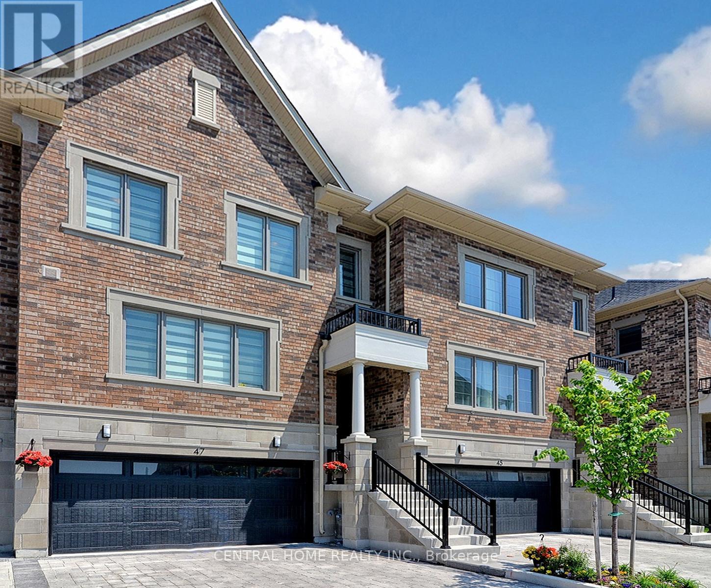 Photo 1 of 47 Divon Lane, Richmond Hill ON