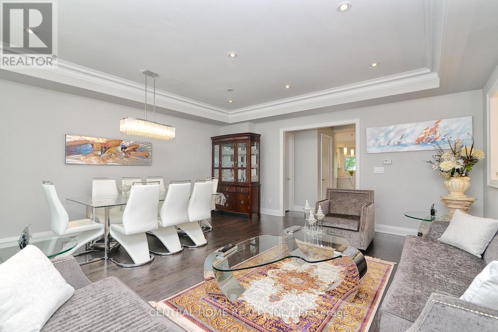 Photo 10 of 47 Divon Lane, Richmond Hill ON