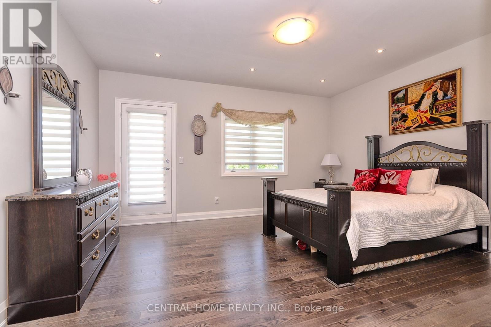 Photo 12 of 47 Divon Lane, Richmond Hill ON