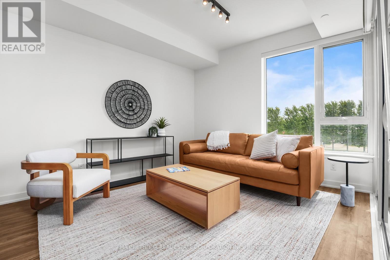 Photo 10 of 208 31 Huron Street, Collingwood ON