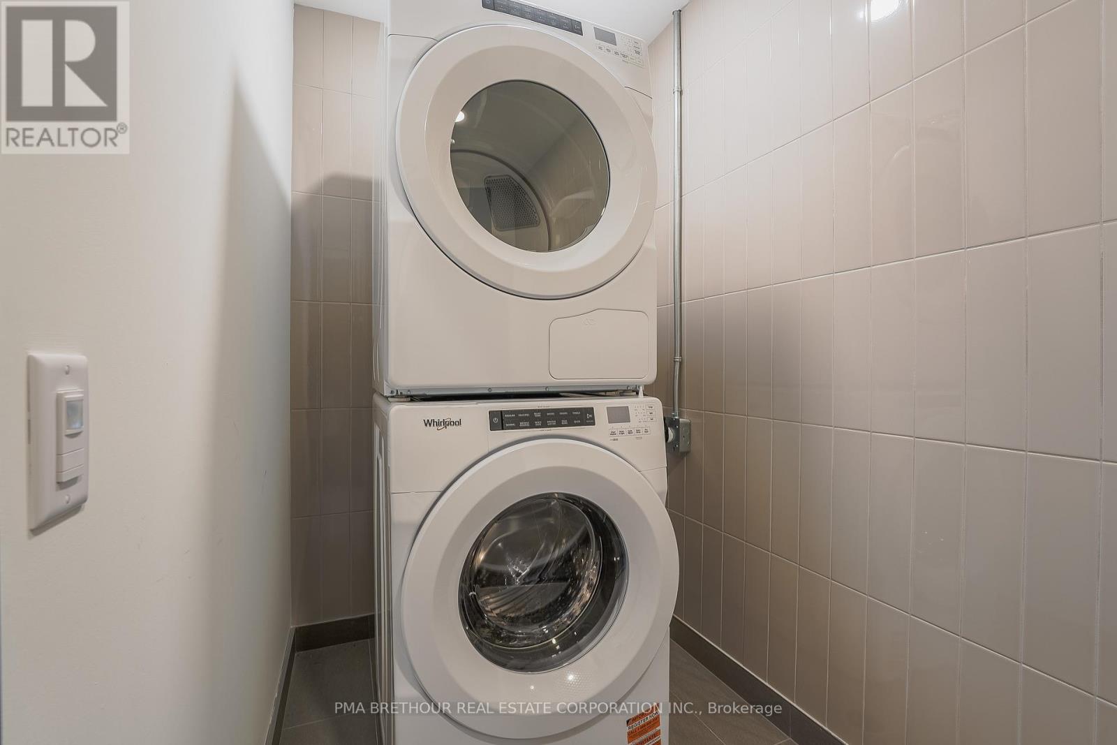Photo 18 of 208 31 Huron Street, Collingwood ON
