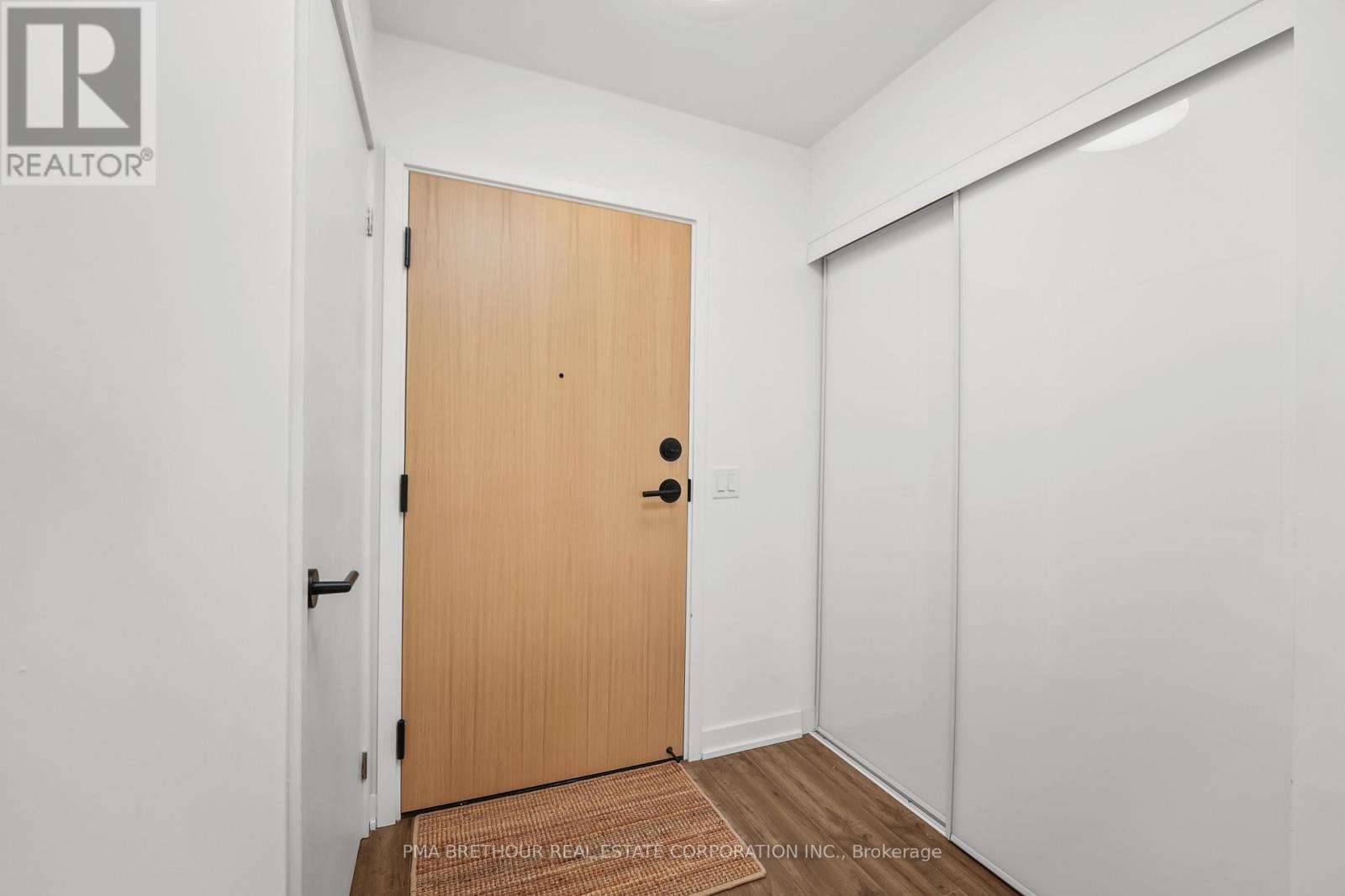 Photo 2 of 208 31 Huron Street, Collingwood ON