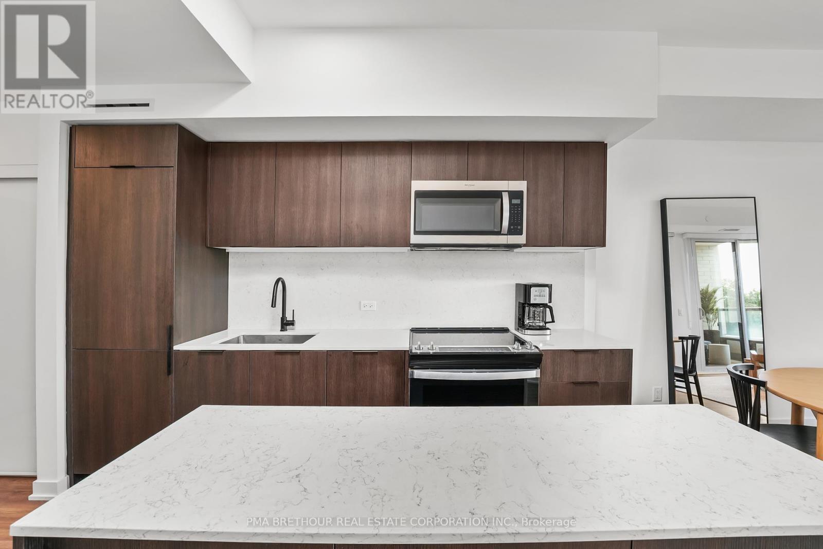 Photo 6 of 208 31 Huron Street, Collingwood ON