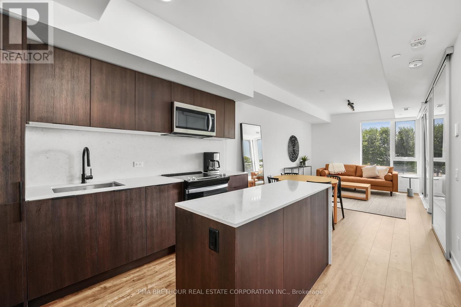 Photo 7 of 208 31 Huron Street, Collingwood ON
