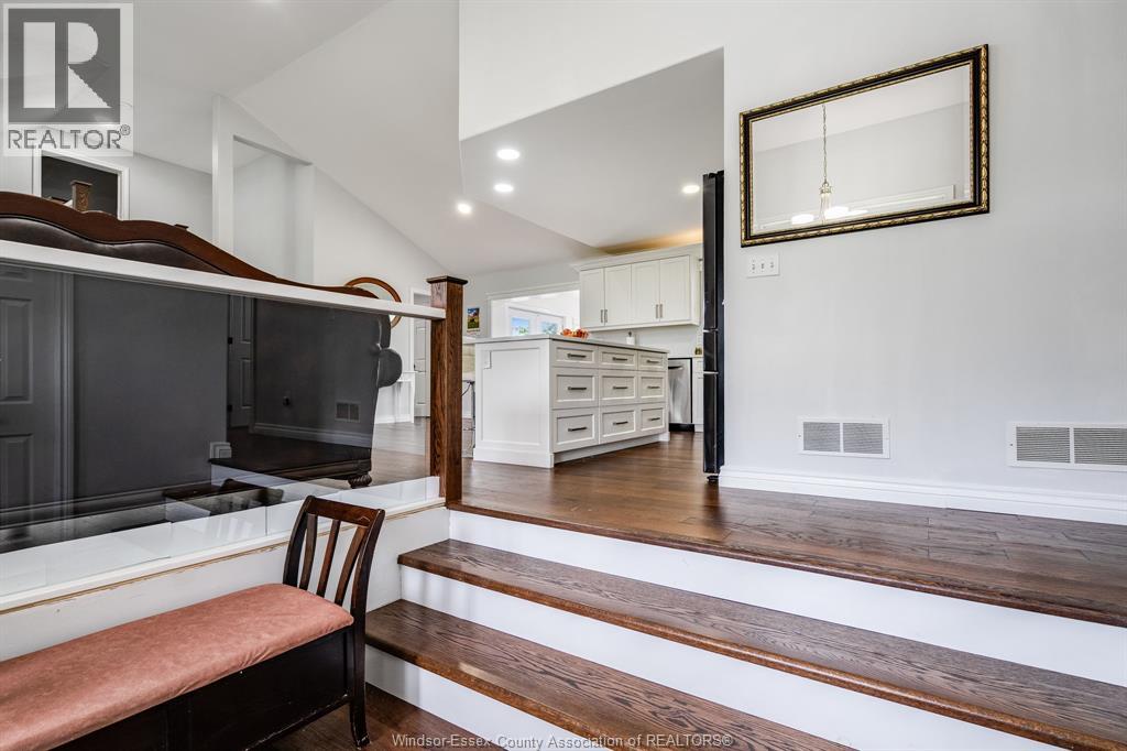 Photo 14 of 833 Talbot Road East, Leamington ON