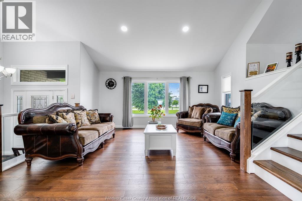 Photo 26 of 833 Talbot Road East, Leamington ON